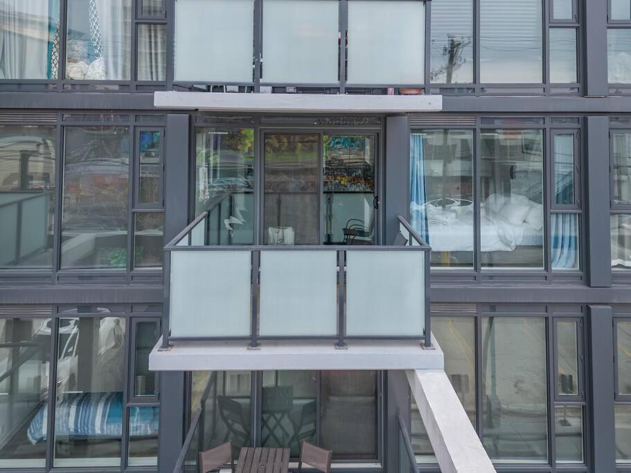 Chic 1Br Kensington Unit W/Parking Leilighet YYC Eksteriør bilde
